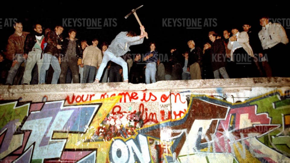 Menschen auf der Fall der Berliner Mauer 9. November 1989