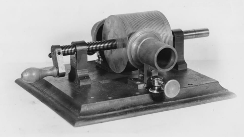 Phonograph von Thomas Edison von 1878.