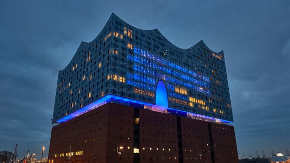 Die Elbphilharmonie im Hafen von Hamburg