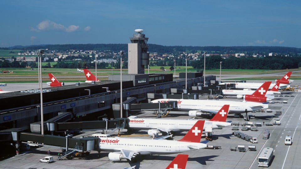 Flugzeuge der Swissair am Flughafen Zürich.