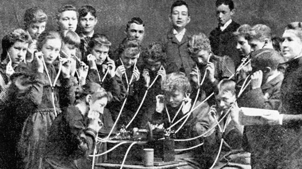 Geräusche aus Schläuchen: Auf dem Bild ist der Phonograph von Thomas A. Edison zu sehen
