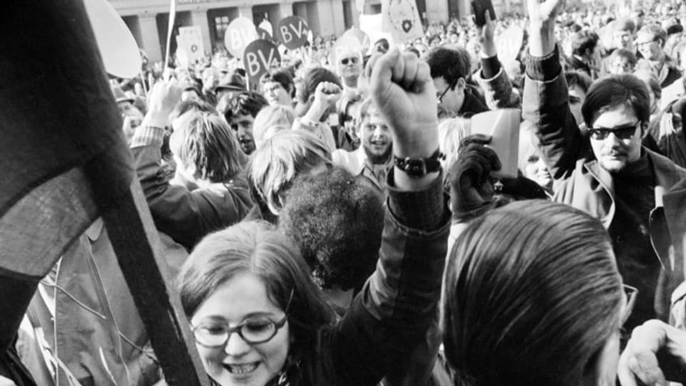 Rund 5'000 Personen demonstrierten am 1.3.1969 in Bern.