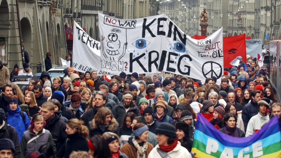 Tausende demonstrierten in Bern gegen den Irak-Krieg