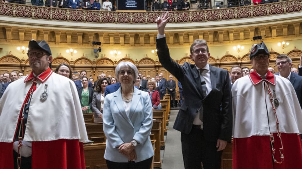 Die neuen Bundesräte Elisabeth Baume-Schneider und Albert Rösti bei ihrer Vereidigung.
