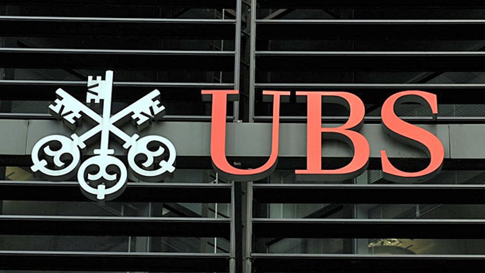 Die UBS setzt die Abzockerinitiative um.