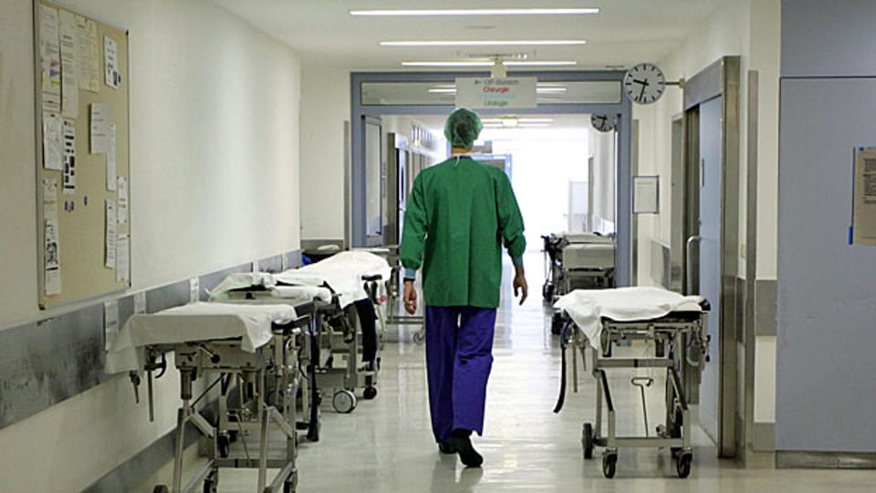 Die Studie von Santésuisse zeigt, dass SchweizerInnen zu oft ins Spital gehen.