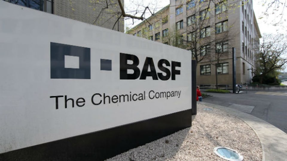 BASF krempelt Standorte Basel und Schweizerhalle um.