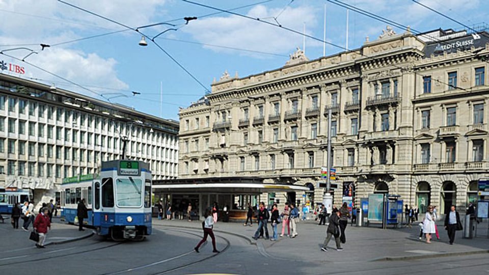 Österreich hat sich als letztes EU-Land vom Bankgeheimnis verabschiedet. Das stellt den Finanzplatz Schweiz vor Probleme. Bild: Paradeplatz Zürich.