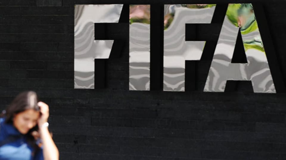 Logo des Weltfussballverbandes FIFA an FIFA-Hauptsitz in Zürich.