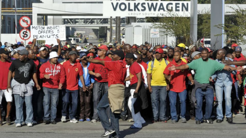 Momentan wird in Südafrika vielerorts gestreikt - auch beim Autoproduzent VW.