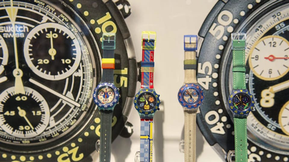 Uhren am Stand der Swatch an der BaselWorld in Basel am Donnerstag, 25. April 2013. Im Streit um die Lieferreduktionen von Uhrwerken der Swatch Group an andere Uhrenfirmen liegt im zweiten Anlauf eine Einigung auf dem Tisch.
