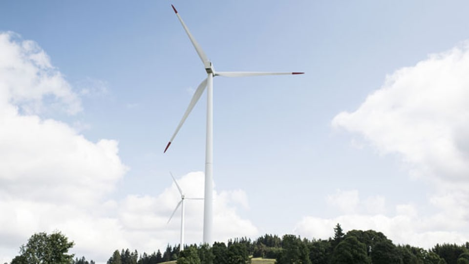 Windkraftanlagen auf dem Mont-Soleil, Berner Jura, am 12. August 2013.
