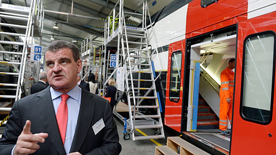 Stadler Rail-Inhaber und CEO Peter Spuhler beim Montage-Start für den 380-Millionen-Auftrag in Altenrhein.