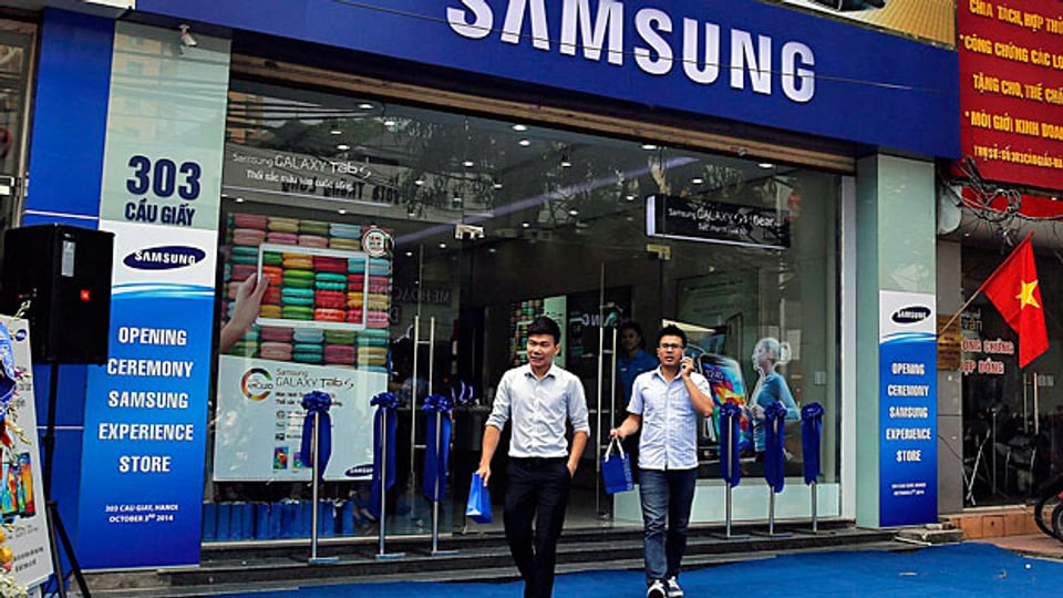 Samsung sieht im  Preiszerfall bei den Smartphones den Hauptgrund für den Gewinneinbruch.