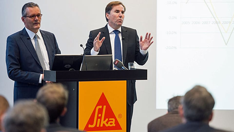 Sika-Verwaltungsratspräsident Paul Haelg und CEO Jan Jenisch an der Medienkonferenz der Sika Technology AG am 8. Dezember in Zürich.