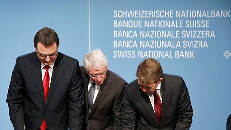 Das SNB-Direktorium hat den tiefen Zins beschlossen - er gilt ab 22. Januar 2015: Präsident Thomas Jordan, Vizepräsident Jean-Pierre Danthine und Direktoriumsmitglied Fritz Zurbrügg.