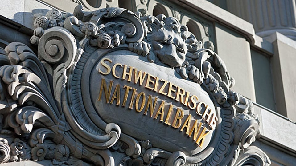 Der schwache Euro fordert die Schweizerische Nationalbank.