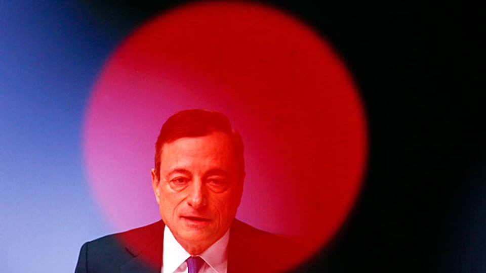 «Nun liegt es an den Regierungen der Euroländer, strukturelle Reformen einzuleiten», sagt EZB-Chef Mario Draghi an der Medienkonferenz in Frankfurt.
