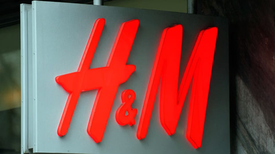 Loge des schwedischen Billiganbieters H&M.