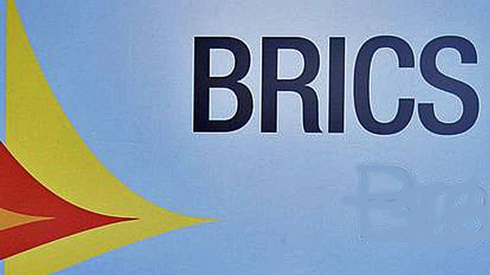 Der Schriftzug BRICS steht für Brasilien, Russland, Indien, China und Südafrika.