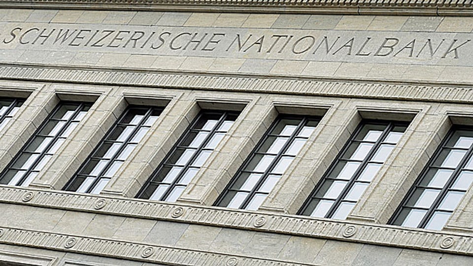Mit ihrem Entscheid reagiert die Schweizerische Nationalbank auf Stimmen, die kritisiert haben,  bundesnahe Betriebe würden bevorzugt.