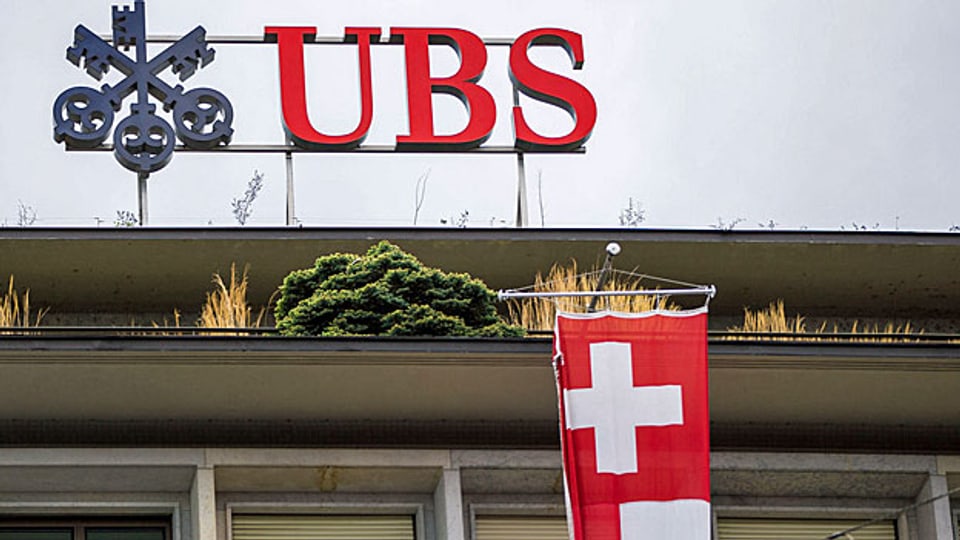 Im 2. Quartal hat die UBS gut 50 Prozent mehr Gewinn gemacht als im Vorjahresquartal: 1,2 Milliarden. Wesentliche Schwachpunkte sind keine auszumachen.