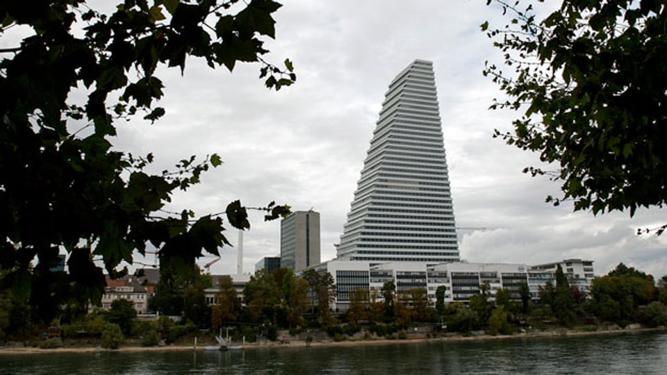 In Basel ist am Freitag das höchste Gebäude der Schweiz eingeweiht worden, nämlich der 178 Meter hohe Bau 1 des Pharmakonzerns Roche.
