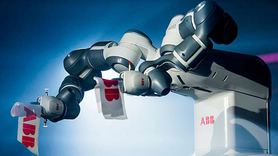Neue Technologien wie die Robotik sollen das Geschäft von ABB ankurbeln, denn die Robotik könne die Qualität der Arbeit erhöhen, sagt ABB-Chef Ulrich Spiesshofer.