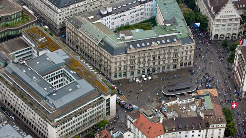 Zürich, Paradeplatz. Nie wieder soll eine Bank «t obig to fail» sein. Darüber diskutierte der Ständerat an der Sitzung vom 13. Juni.