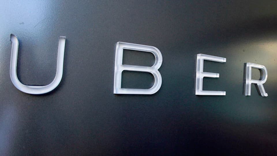 Das Logo des Fahrdienst-Vermittlers Uber am Firmensitz in San Francisco.