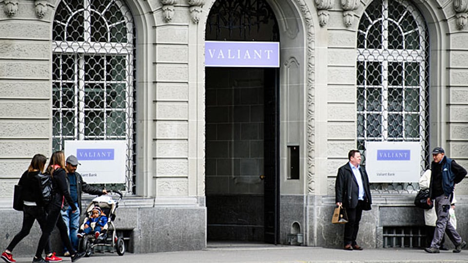 Die Valiant Bank tut es der Nationalbank gleich und kassiert Negativzinsen – von der Konkurrenz. Sie holt damit jährlich über zehn Millionen Franken zusätzliche Zinseinnahmen.