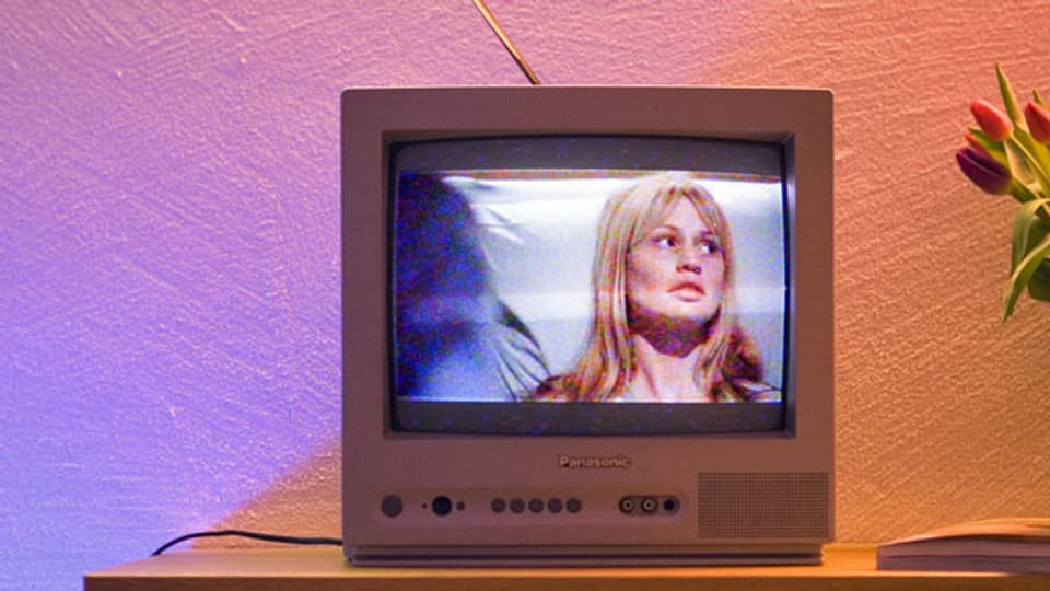 TV-Gerät in einem Wohnzimmer.