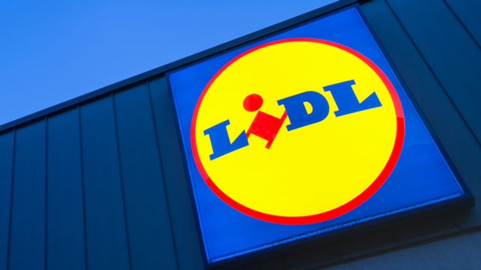 Logo an einem Lidl-Supermarkt.