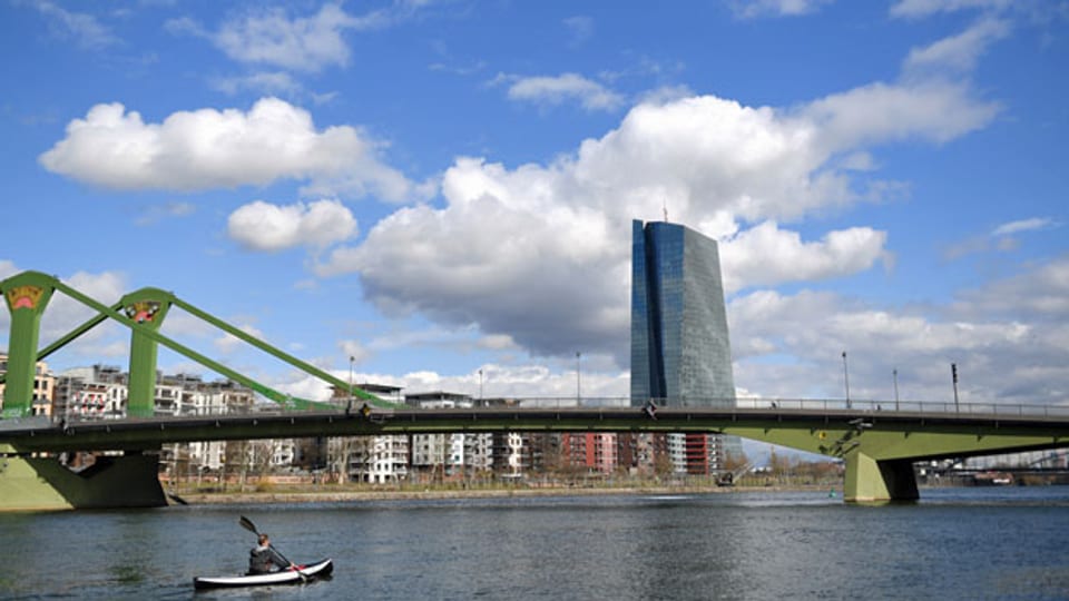 Wolken über der Zentrale der Europäischen Zentralbank (EZB) in Frankfurt.