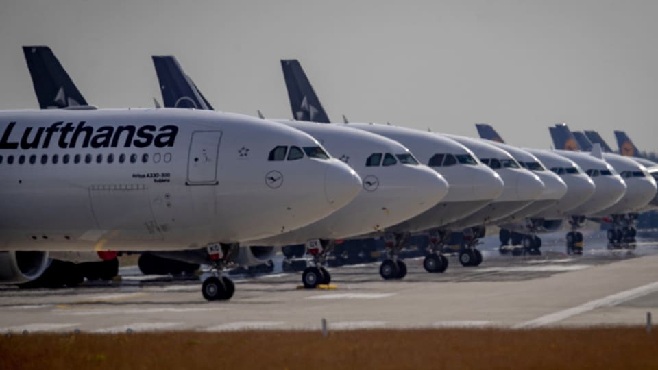 Die Corona-Pandemie sorgte auch bei der Lufthansa dafür, dass ein Grossteil der Flugzeuge am Boden blieb.
