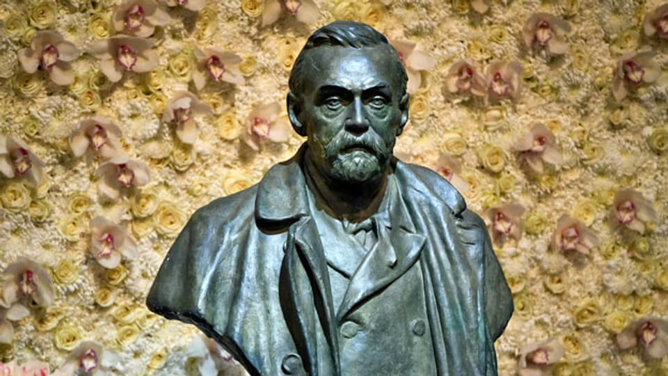 Eine Bronzebüste des Nobelpreisgründers Alfred Nobel.