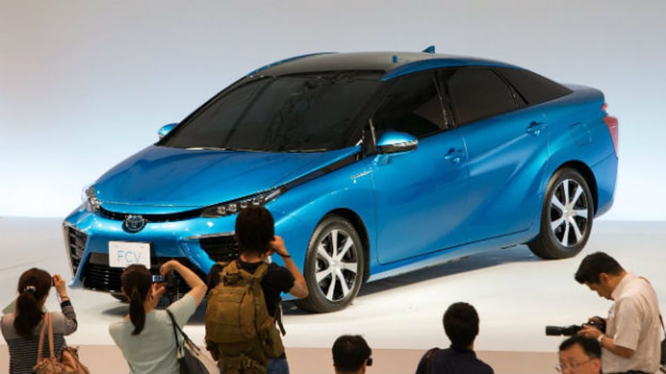 Toyota stellt neues Auto-Modell mit Brennstoffzellen-Antrieb vor.
