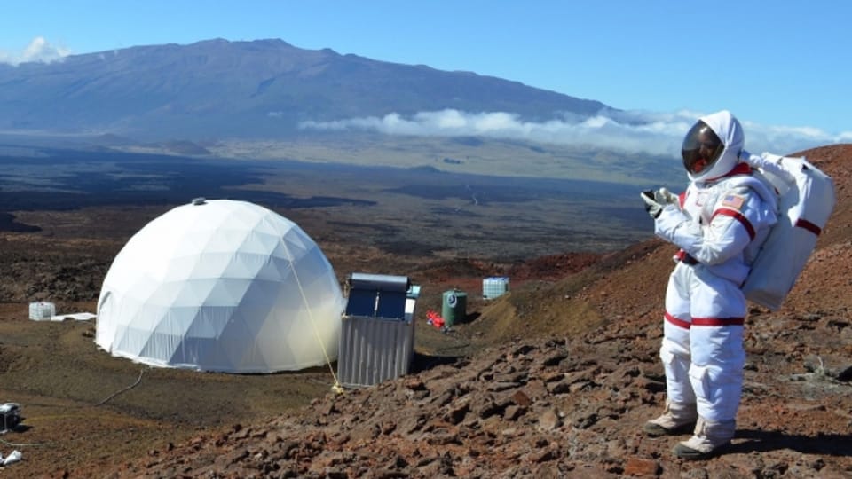 Christiane Heinicke auf dem Mars - oder eben Hawaii