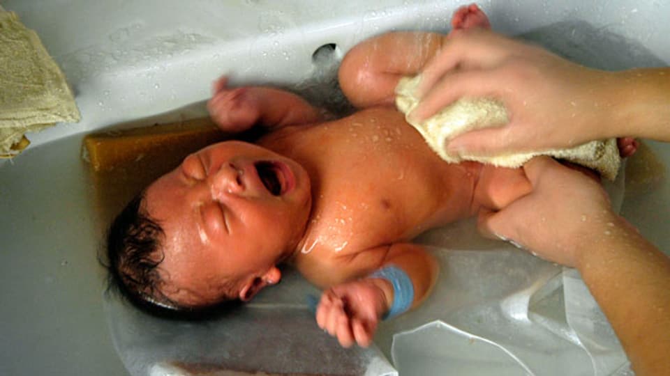 Neugeborenes Baby in China. Symbolbild.