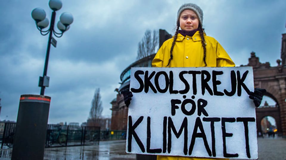 Die 15-jährige Schwedin Greta Thunberg protestiert gegen den Klimawandel.