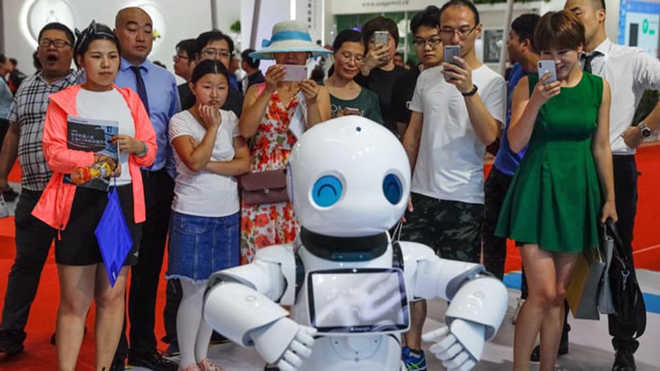 Robotertanz an der Weltroboterkonferenz 2018 in Peking, China.