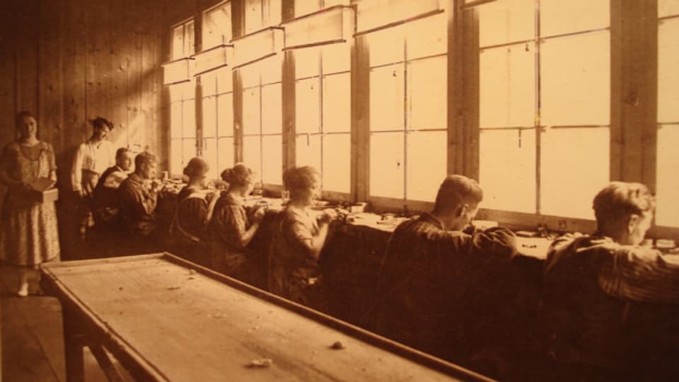 Uhren wurden Anfang des 20. Jahrhunderts noch vor allem in Ateliers hergestellt – die Fabriken kamen erst nach dem Ersten Weltkrieg.
