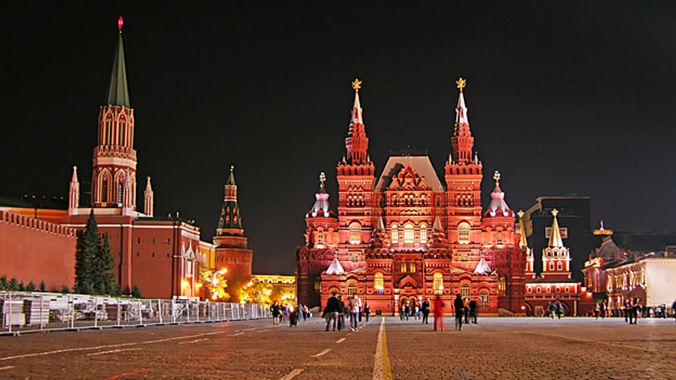 Der rote Platz in Moskau ist auch bei Nacht eine Augendweide.