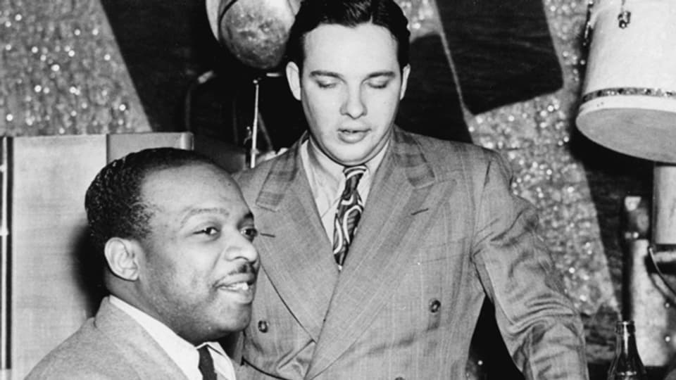 Jazzlegende Count Basie (l) und Bob Crosby (r) ca.1942.