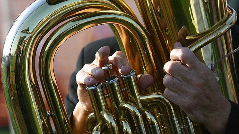 Die Tuba ist in der Militärmusik für die Tiefbässe zuständig.