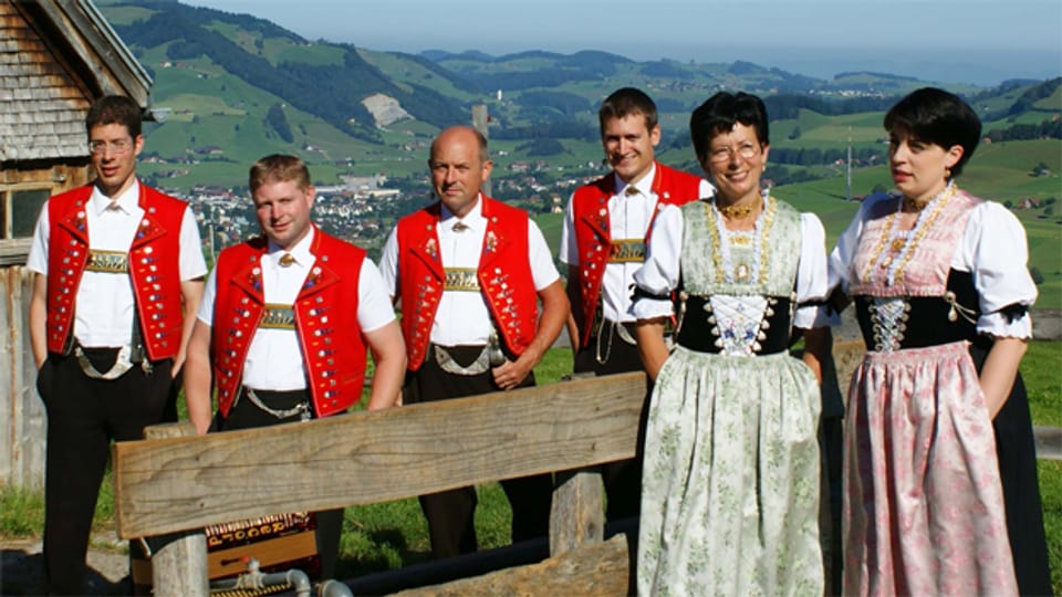 Die Jodlergruppe Hirschberg Appenzell hat 2013 mit «...bodstämmig» ihre vierte CD veröffentlicht.