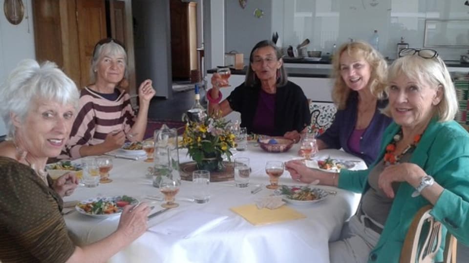 Interessierte Senioren für «Tavolata» in der Ostschweiz gesucht. Im Bild eine Tischgemeinschaft in Bern.
