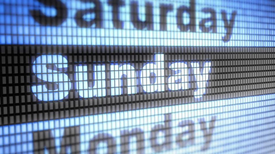 Die Namen der Wochentage verweisen im Englischen auf Herkunft: Saturday als Tag des Saturns, Sunday als Tag der Sonne oder Monday als Tag des Mondes.