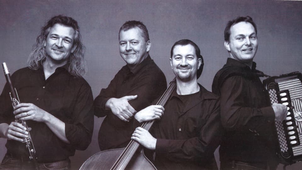 Die Gupfbuebä sind Dani Häusler mit Klarinette, Akkordeonist Jörg Wiget, Pianist Ueli Stump und Dominik Lendi am Kontrabass