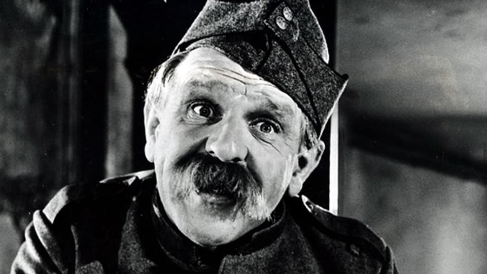 Alfred Rasser in seiner Paraderolle als Soldat Läppli.